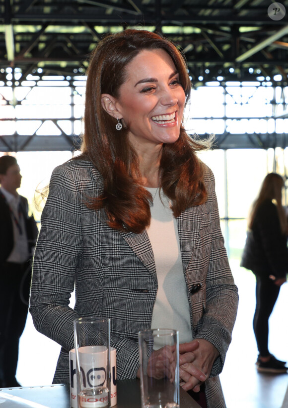 Catherine (Kate) Middleton, duchesse de Cambridge assiste à un évènement caritatif au Troubadour White City Theatre à Londres, le 12 novembre 2019.