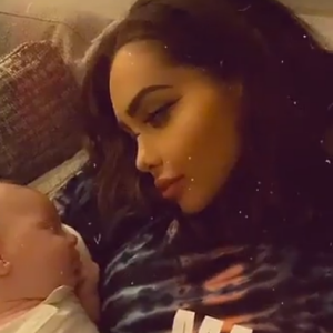 Nabilla avec son fils Milann sur Snapchat - 1er décembre 2019