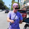 Katy Perry en total look mauve et mules en balade dans les rues de Los Angeles, le 3 septembre 2019
