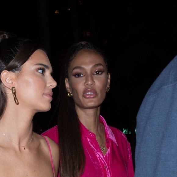 Exclusif - Kendall Jenner, Joan Smalls et Luka Sabbat arrivent à la boîte de nuit Liv à Miami. Le 4 décembre 2019.