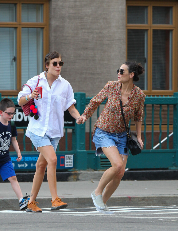 Demi Moore se promène avec sa fille Tallulah Belle Willis dans les rues de New York, le 21 juillet 2015.