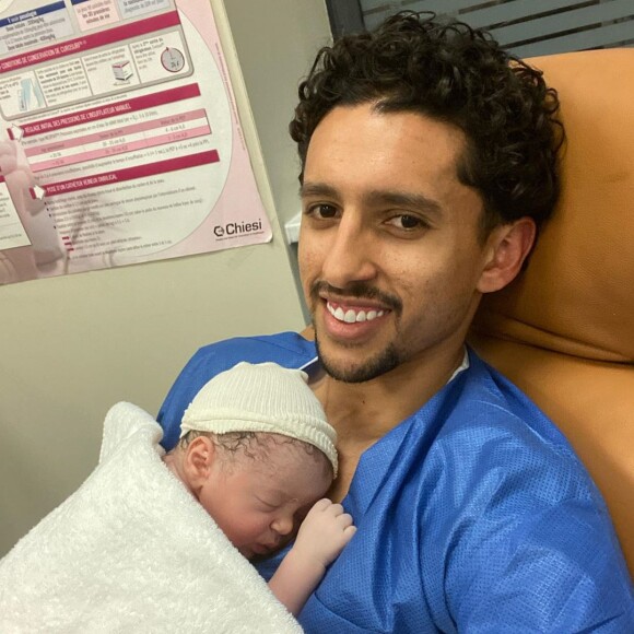 Marquinhos annonce la naissance de son fils Enrico sur Instagram le 7 décembre 2019.