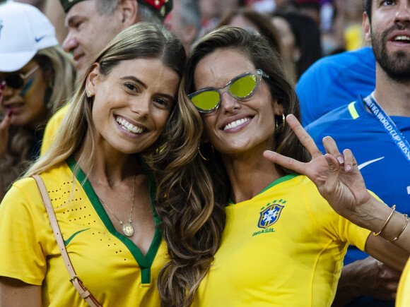 Exclusif - Carol Cabrino (femme de Marquinhos) et Izabel Goulart (la compagne de Kévin Trapp) - Célébrités dans les tribunes lors du match de coupe du monde opposant le Brésil à la Serbie au stade Otkrytie à Moscou, Russie, le 27 juin 2018.