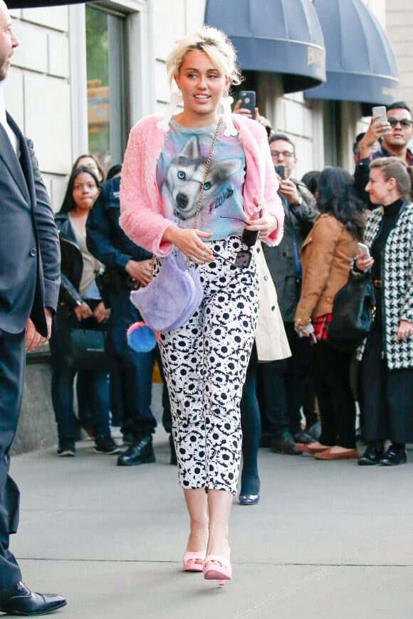 Miley Cyrus dans les rues de New York, le 16 mai 2016