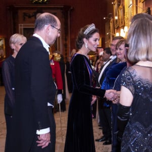 Kate Middleton, duchesse de Cambridge - La reine Elisabeth II d'Angleterre reçoit les membres du corps diplomatique à Buckingham Palace, le 11 décembre 2019.