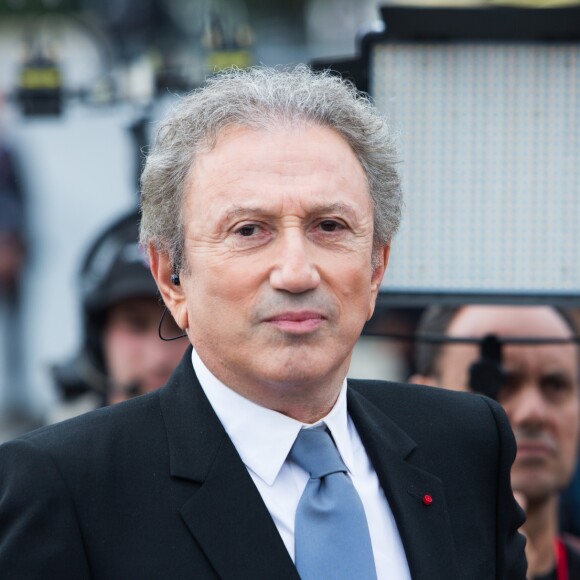 Michel Drucker lors du 139ème défilé militaire du 14 juillet sur les Champs-Elysées, jour de la Fête Nationale. Paris, le 14 juillet 2019. © Raphael Lafargue/Pool/Bestimage