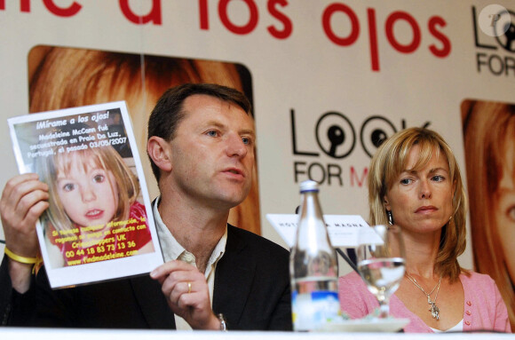 Kate et Gerry McCann une semaine après la disparition de leur fille, le 1er juin 2007. Photo : Enfoque/ABACAPRESS.COM