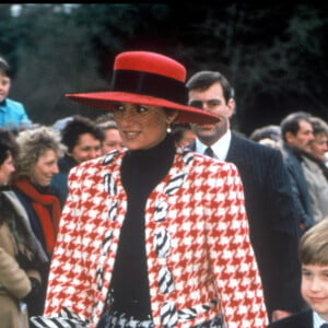 Diana et son fils le prince William - Messe de Noël à Sandringham, 1990. 