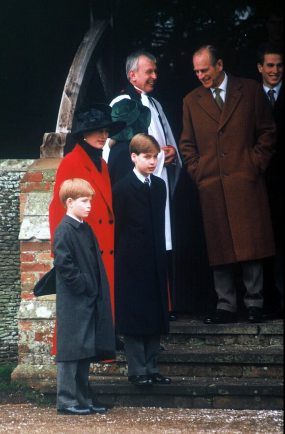 Diana, ses fils les princes William et Harry, le prince Philip - Messe de Noël à Sandringham, 1993.