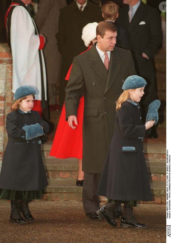 Le prince Andrew et ses filles, Beatrice et Eugenie, à Sandringham, en 1996.
