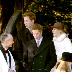 La princesse Anne, le prince Harry, son frère le prince William et leurs cousines Zara Phillips, Beatrice et Eugenie d'York, à Sandringham pour la messe de Noël, en 2004.