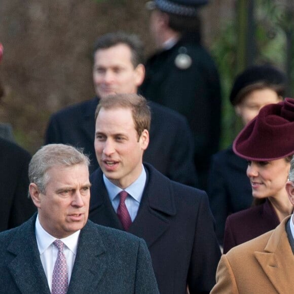 Le prince Andrew, le prince Charles, le prince William et Kate Middleton à la messe de Noël de Sandringham en 2011.