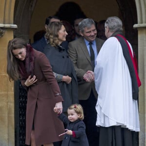 Kate Middleton et la princesse Charlotte de Cambridge à Englefield, Berkshire, le 25 décembre 2016 - Cette année, le duc et la duchesse de Cambridge n'ont pas rejoint le reste de la famille royale britannique à Sandringham. Ils ont réveillonné chez les Midlleton.