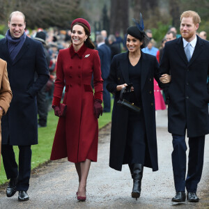 Le prince Charles, le prince William et Kate Middleton, Meghan Markle et le prince Harry à la messe de Noël de Sandringham le 25 décembre 2018.