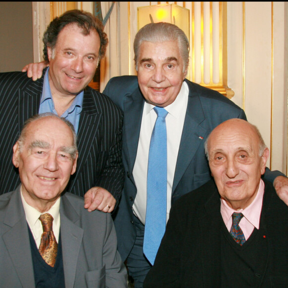 Bernard Lavalette avec Pierre Tchernia, Daniel Russo et Roger Pierre en 2008 dans les salons du ministère de la Culture lors d'une remise de décorations.