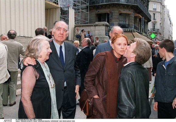 Bernard Lavalette et sa femme en 1999 aux obsèques de Jean-Pierre Darras, à Paris.