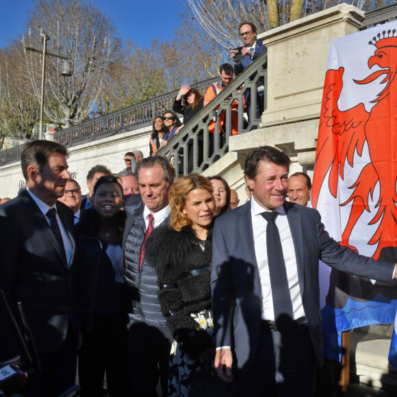 Surya Bonaly, Renaud Muselier, le président du Conseil Regional de PACA, Laura Tenoudji Estrosi, son mari Christian Estrosi, le maire de Nice, et Eric Ciotti, le député de la 1ère circonscription des Alpes-Martimes, durant l'inauguration de la ligne 2 du tramway sur le quai Napoléon 1er, à Nice le 14 décembre 2019. © Bruno Bebert / Bestimage