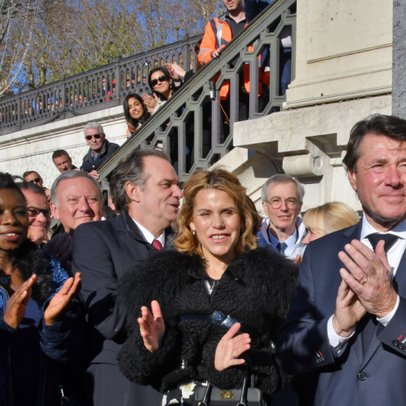 Surya Bonaly, Renaud Muselier, le président du Conseil Regional de PACA, Laura Tenoudji Estrosi, son mari Christian Estrosi, le maire de Nice, et Eric Ciotti, le député de la 1ère circonscription des Alpes-Martimes, durant l'inauguration de la ligne 2 du tramway sur le quai Napoléon 1er, à Nice le 14 décembre 2019. © Bruno Bebert / Bestimage