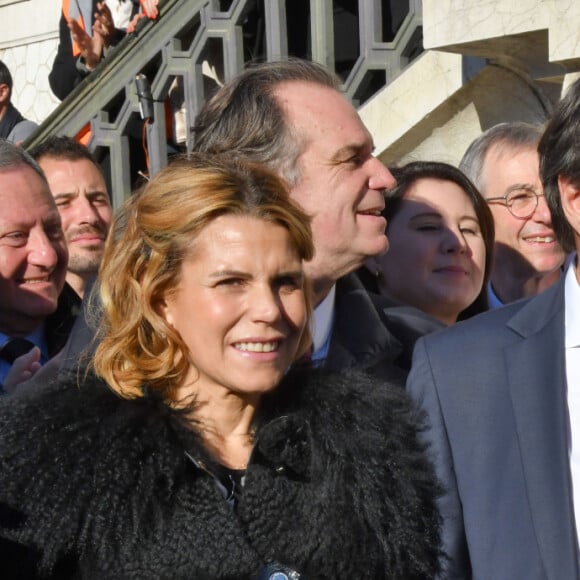 Surya Bonaly,Laura Tenoudji Estrosi, et son mari Christian Estrosi, le maire de Nice, durant l'inauguration de la ligne 2 du tramway sur le quai Napoléon 1er, à Nice le 14 décembre 2019. © Bruno Bebert / Bestimage