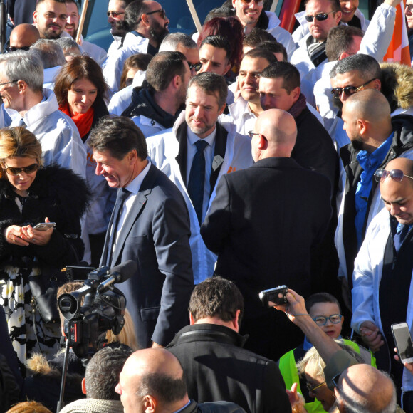 Renaud Muselier, le président du Conseil Regional de PACA, Laura Tenoudji Estrosi, et son mari Christian Estrosi, le maire de Nice, durant l'inauguration de la ligne 2 du tramway sur le quai Napoléon 1er, à Nice le 14 décembre 2019. © Bruno Bebert / Bestimage