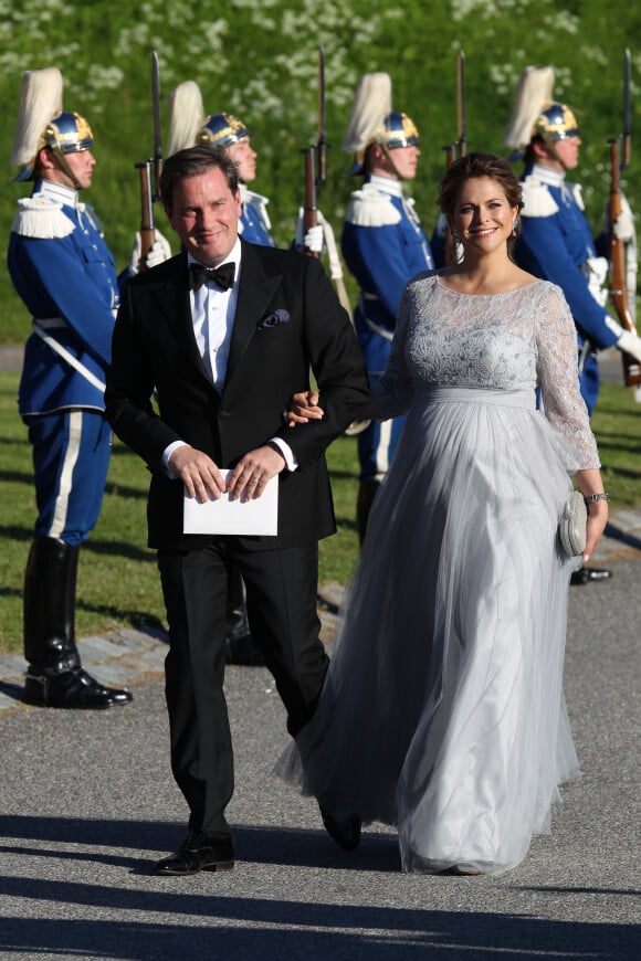 La princesse Madeleine de Suède, enceinte, son mari Christopher (Chris) O'Neill - Arrivées au dîner à bord du S/S Stockholm la veille du mariage du prince Carl Philip de Suède et de Sofia Hellqvist à Stockholm le 12 juin 2015