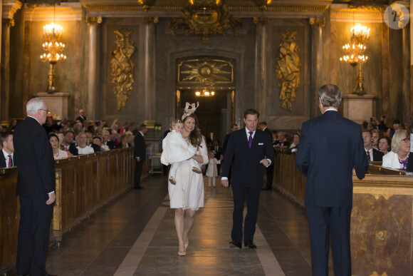 La princesse Madeleine de Suède, enceinte, son mari Christopher (Chris) O'Neill et leur fille princesse Leonore - La famille royale suédoise assiste à une réception lors de la publication des bans du mariage du prince Carl Philip de Suède et de sa fiancée Sofia Hellqvist au palais royal à Stockholm, le 17 mai 2015.