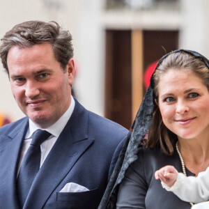 La princesse Madeleine (enceinte), son mari Christopher O'Neill (Chris O'Neill) et leur fille la princesse Leonore reçus par le pape François au Vatican le 27 avril 2015.
