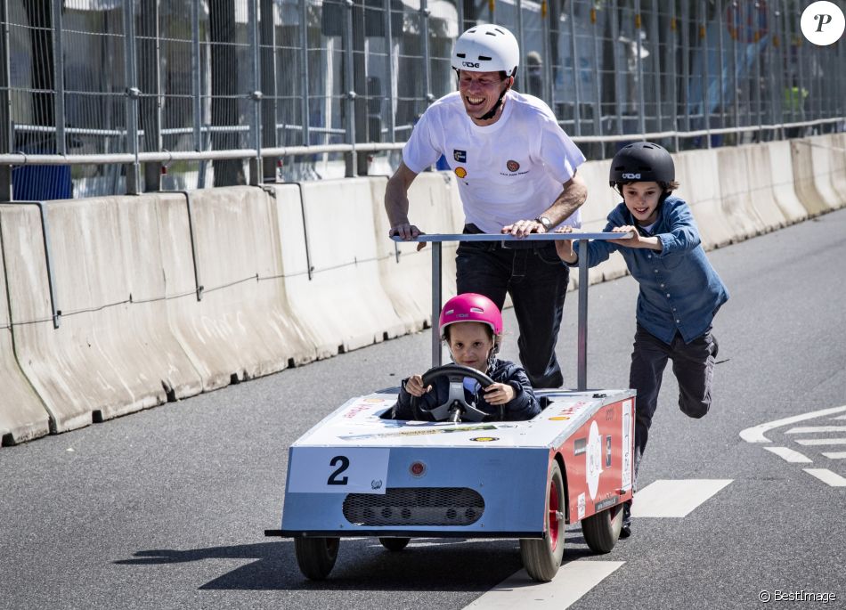 Le prince Joachim de Danemark, sa fille la princesse Athena et son fils le prince Henrik - La famille royale de Danemark lors de la course de &quot;caisse à savon&quot; à Aarhus. Le 18 mai 2019