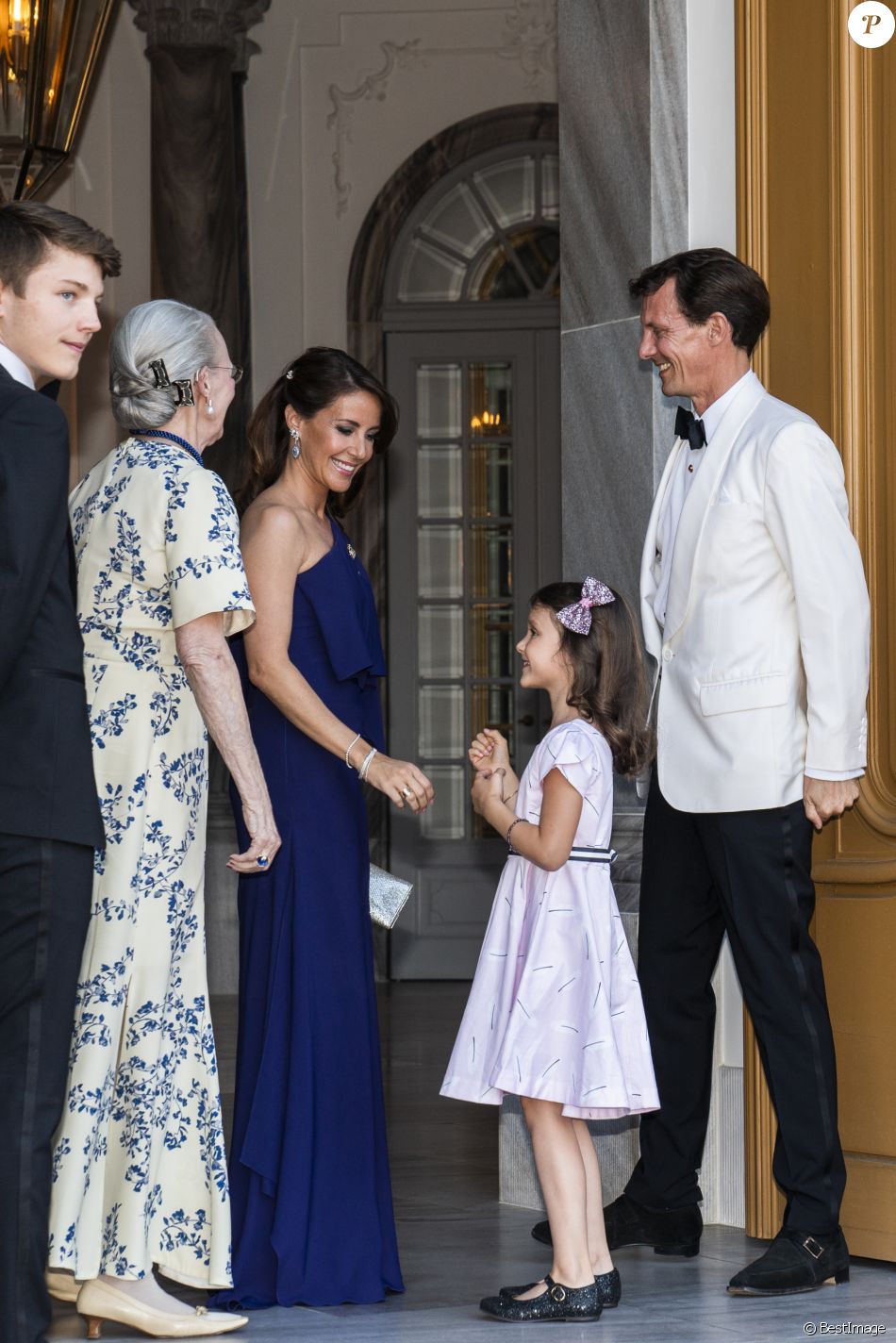 Le prince Joachim de Danemark, la princesse Marie, leurs enfants le prince Nikolai le prince Felix, le prince Henrik et la princesse Athena et la reine Margrethe - Dîner donné par la reine M. de Danemark à l&#039;occasion des 50 ans du prince J. de Danemark au château de Amalienborg à Copenhague le 7 juin 2019