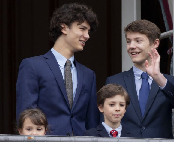 Le prince Nikolaï, le prince Felix, la princesse Athena et le prince Henrik - La famille royale de Danemark au balcon du palais royal à Amalienborg pour le 78ème anniversaire de la reine. Le 16 avril 2018