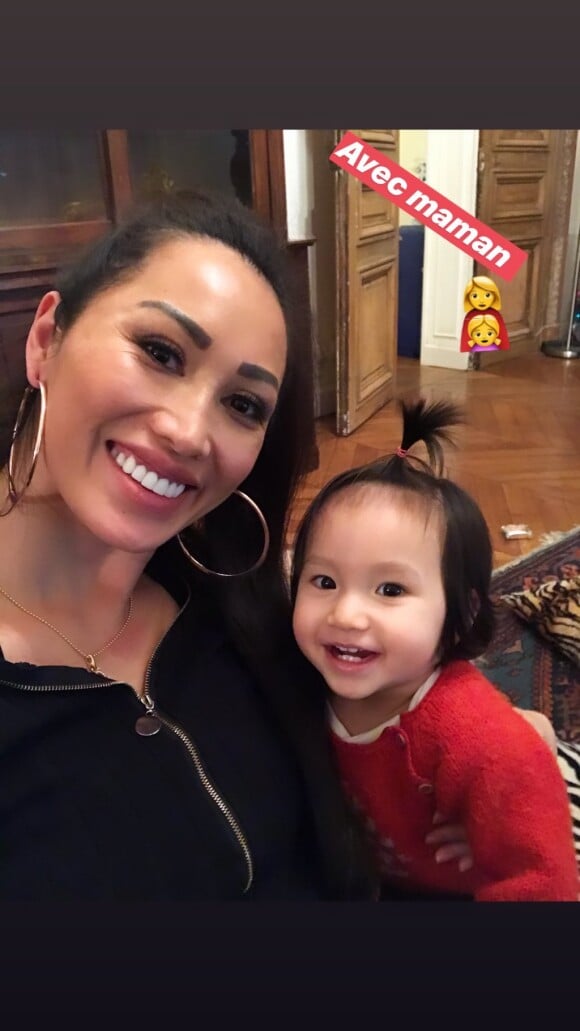 Angie (Angela) Vu Ha a publié une photo de Samuel Le Bihan avec leur fille Emma-Rose dans ses stories Instagram le 20 décembre 2019.