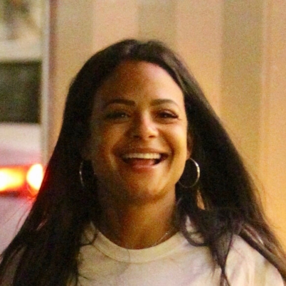 Exclusif - Christina Milian, enceinte, travaille dans son food truck 'Beignet Box', à Studio City, le 6 décembre 2019.