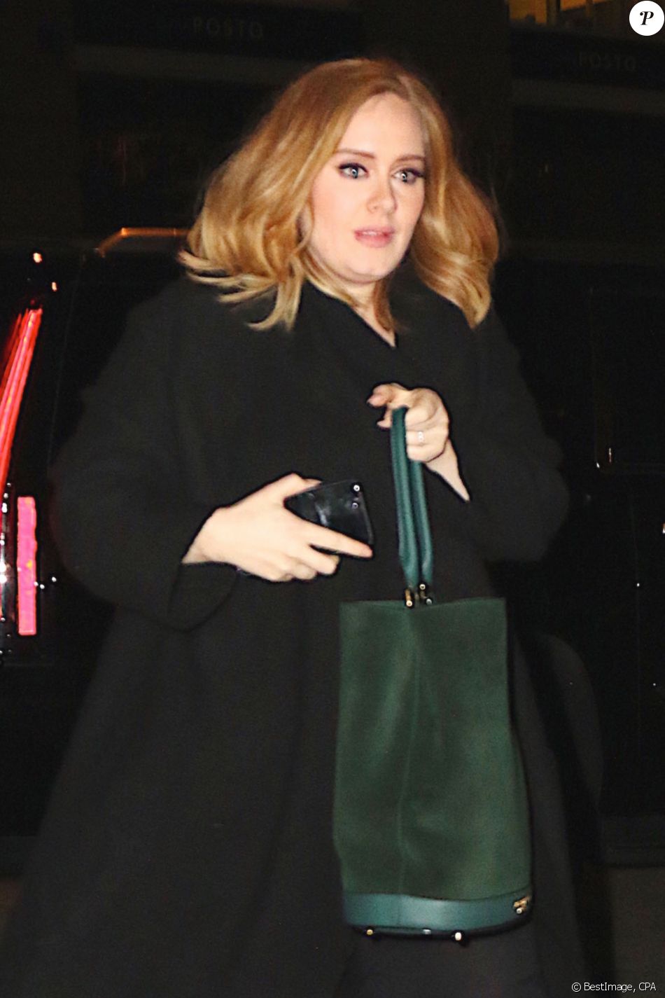 La chanteuse Adele arrive au Morimoto restaurant au Chelsea Market à New York, le 25 novembre 2015. © CPA / Bestimage