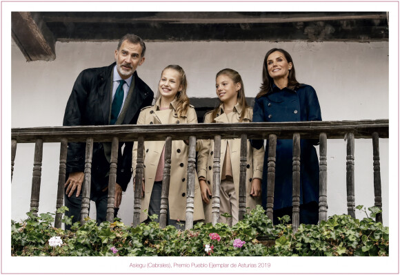 Le roi Felipe VI d'Espagne, la reine Letizia, la princesse Leonor des Asturies et l'infante Sofia ont adressé leurs voeux - illustrés par une photo de leur visite officielle en principauté des Asturies en octobre 2019 - à leurs compatriotes la reine Letizia pour les fêtes de fin d'année 2019 et la nouvelle année 2020.