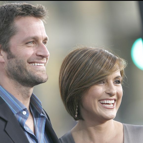 Mariska Hargitay et son mari Peter Hermann à la première du film " The Love Guru" à Hollywood.