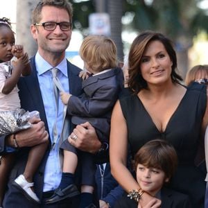 Mariska Hargitay, son mari Peter Hermann, et leurs enfants August, Amaya, et Andrew - Mariska Hargitay reçoit son etoile sur le Hollywood Walk of Fame, le 8 novembre 2013.