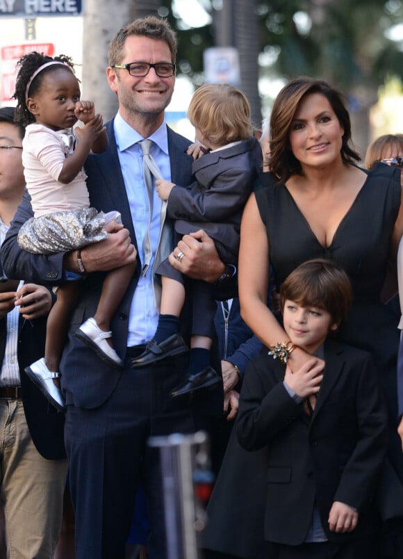 Mariska Hargitay, son mari Peter Hermann, et leurs enfants August, Amaya, et Andrew - Mariska Hargitay reçoit son etoile sur le Hollywood Walk of Fame, le 8 novembre 2013.