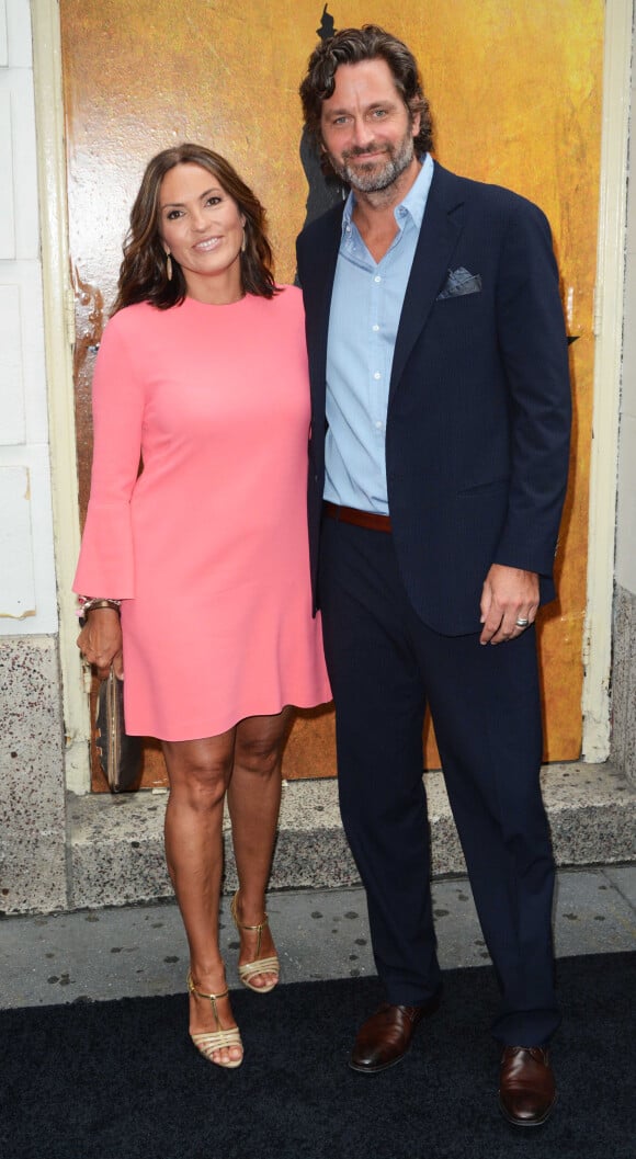 Mariska Hargitay et son mari Peter Hermann à la première de la comédie musicale "Hamilton" au Richard Rogers Theater à New York, le 6 août 2015