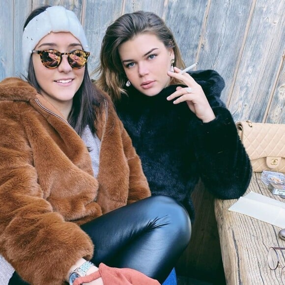 Camille Gottlieb en vacances avec une copine, à Auron. Instagram, décembre 2019.