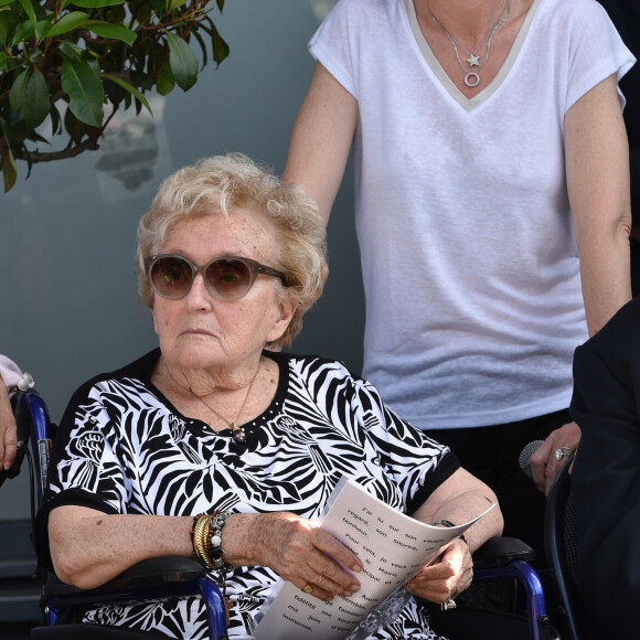 Inauguration de la rue Jacques et Bernadette Chirac, par la femme de l'ancien président de la République, Bernadette Chirac (en fauteuil roulant) et sa fille Claude, à Brive-la-Gaillarde. Le 8 juin 2018.