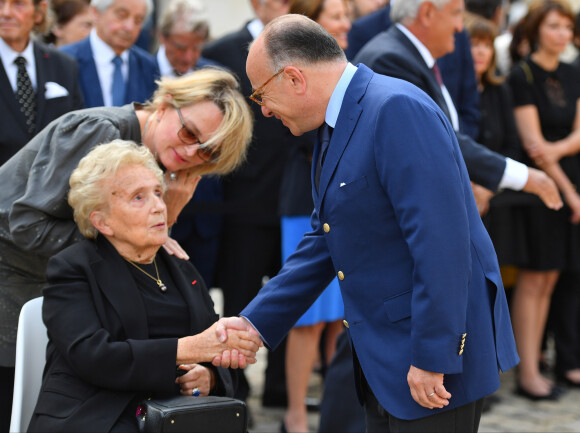 Bernadette Chirac, sa fille Claude Bernard et Bernard Cazeneuve - Hommage national à Simone Veil (femme politique et rescapée de la Shoah) dans la cour d'Honneur des Invalides à Paris, France, le 5 juillet 2017. Simone Veil reposera avec son mari au Panthéon. © Christian Liewig/Pool/ Bestimage