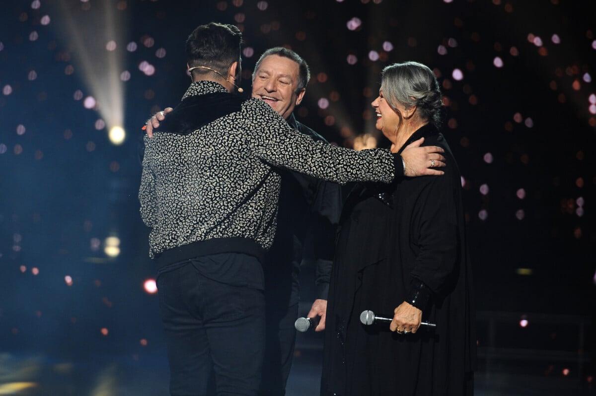 Photo : Exclusif - Kendji Girac, son père Paul Maille et Ginette Reno -  Surprises - Enregistrement de l'émission "La Chanson secrète 4", qui sera  diffusée le 4 janvier 2020 sur TF1,
