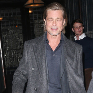 Brad Pitt quitte le dîner de gala de la soirée "New York Film Critics Circle 2020" à New York, le 7 janvier 2020.