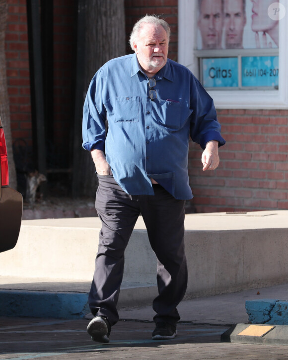 Exclusif - Thomas Markle se rend chez le barbier, à Rosarito, le 18 novembre 2019.