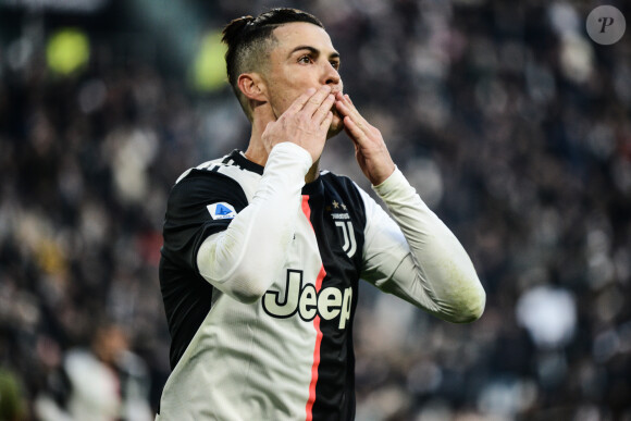 Cristiano Ronaldo lors du match du championnat d'Italie de football Serie A, opposant la Juventus de Turin au Cagliari Calcio Calcio au stade Allianz à Turin, Italie, le 6 janvier 2020. La Juventus a gagné 4-0.