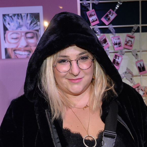 Marilou Berry - Lancement de l'Instax Mini Link de Fujifilm à Paris, le 10 décembre 2019. L'Instax Mini Link est la nouvelle imprimante instantanée de Fujifilm. Avec son nouveau look modernisé, elle arbore 3 nouveaux coloris : rose, bleu et gris. Elle imprime directement les photos depuis le smartphone connecté en Bluetooth. © Veeren/Bestimage