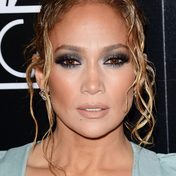 Jennifer Lopez à la cérémonie de remise des prix LAFCA "2020 Los Angeles Critics Association" à l'hôtel InterContinental Los Angeles Century City à Los Angeles, le 11 janvier 2020.  Los Angeles, CA - Celebrities at the 2020 Los Angeles Critics Association (LAFCA) Awards Ceremony at the InterContinental Los Angeles Century City. on January 11th 2020.11/01/2020 - Los Angeles