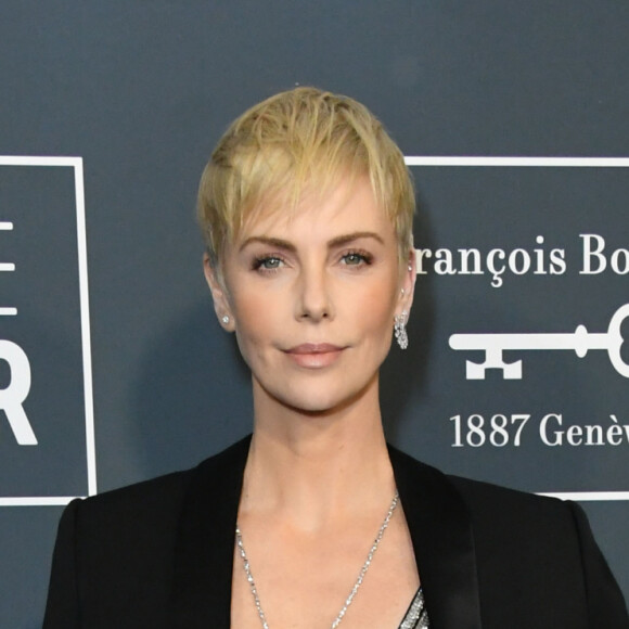 Charlize Theron - 25e édition de la soirée des "Critics Choice Awards" au Barker Hangar à Santa Monica, Los Angeles, Californie, Etats-Unis, le 12 janvier 2020. © Birdie Thompson/AdMedia/Zuma Press/Bestimage