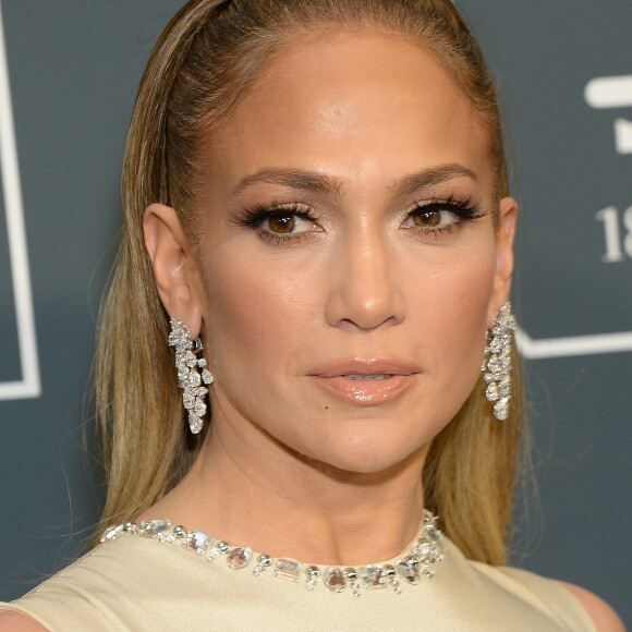 Jennifer Lopez - 25e édition de la soirée des "Critics Choice Awards" au Barker Hangar à Santa Monica, Los Angeles, Californie, Etats-Unis, le 12 janvier 2020.