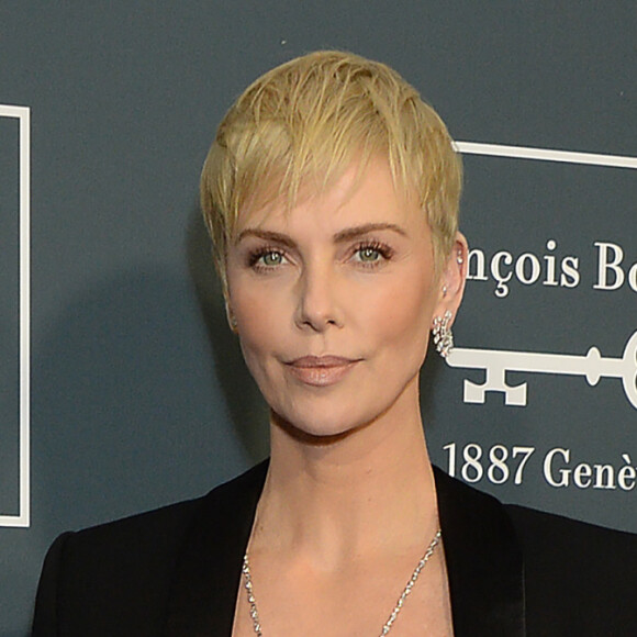 Charlize Theron - 25e édition de la soirée des "Critics Choice Awards" au Barker Hangar à Santa Monica, Los Angeles, Californie, Etats-Unis, le 12 janvier 2020.